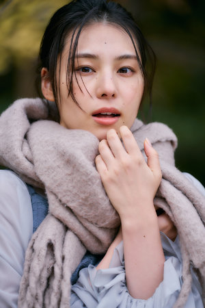 被恶臭邻居侵犯日本高清