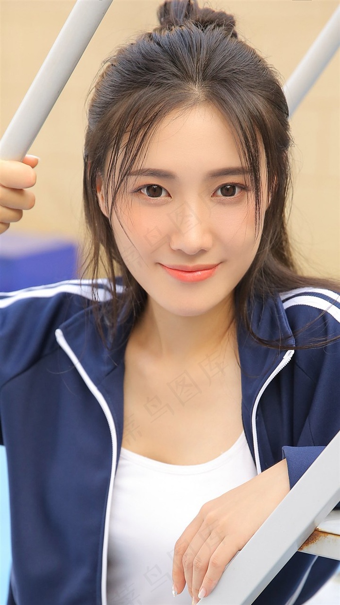 儿子的坤坤塞进妈妈的坤坤